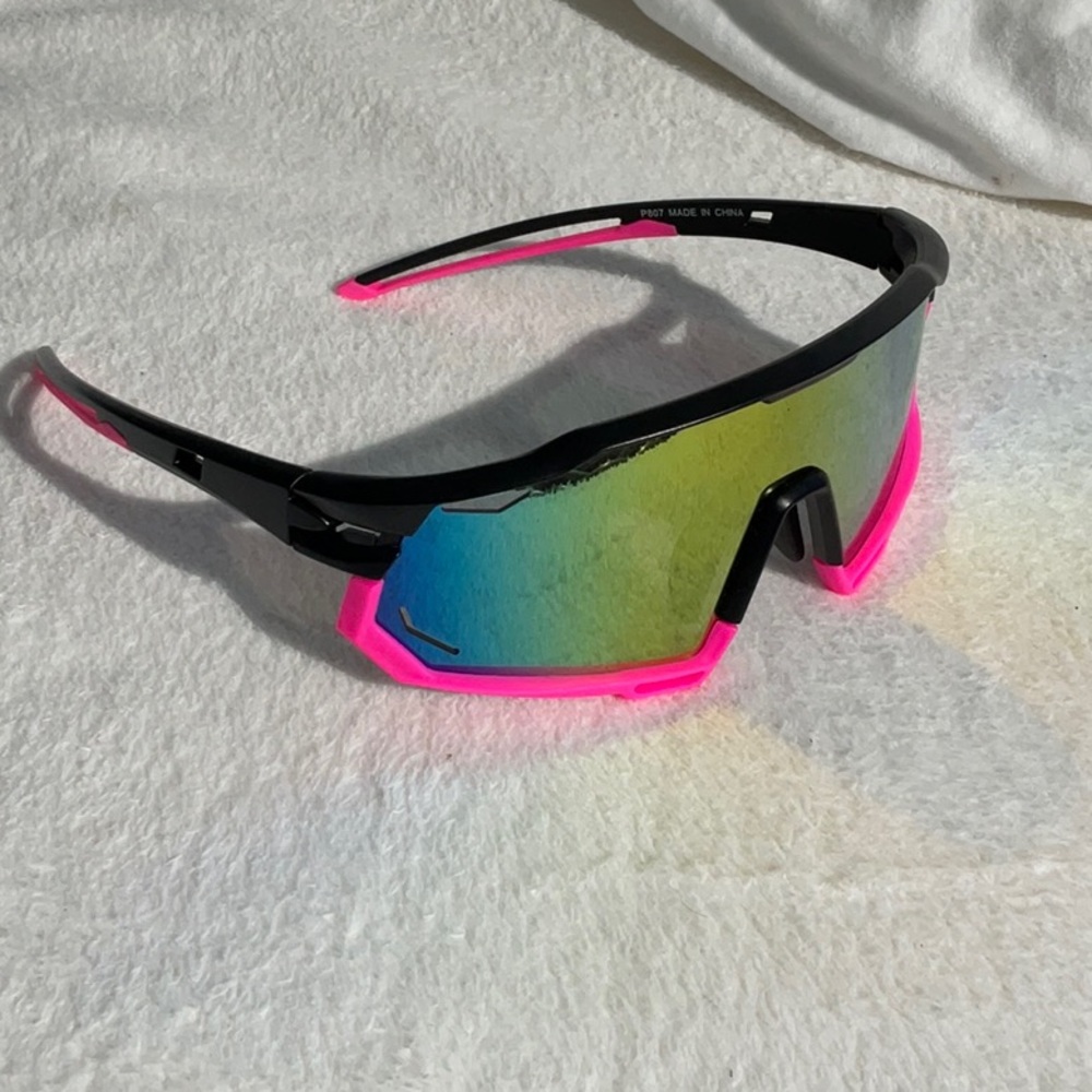 NWOT sunglasses
